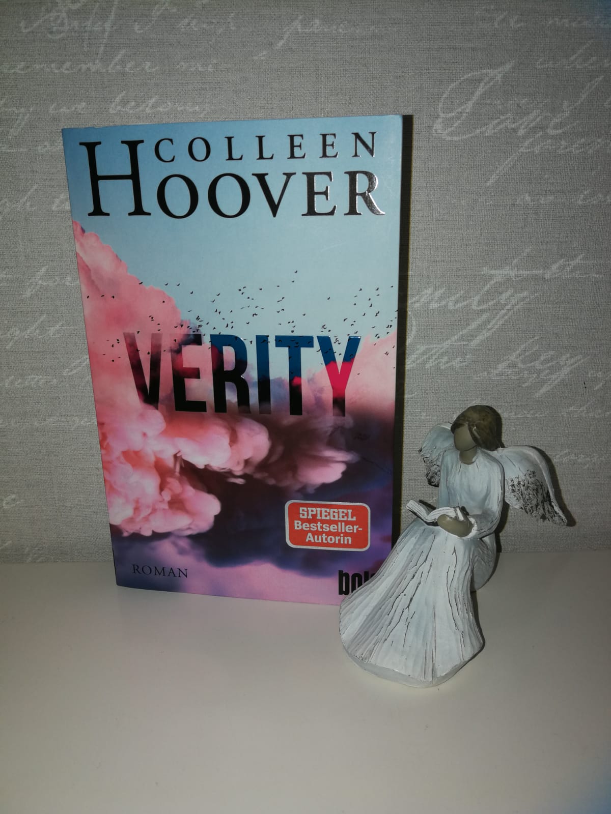 Rezension „Verity“ von Colleen Hoover Buchspinat
